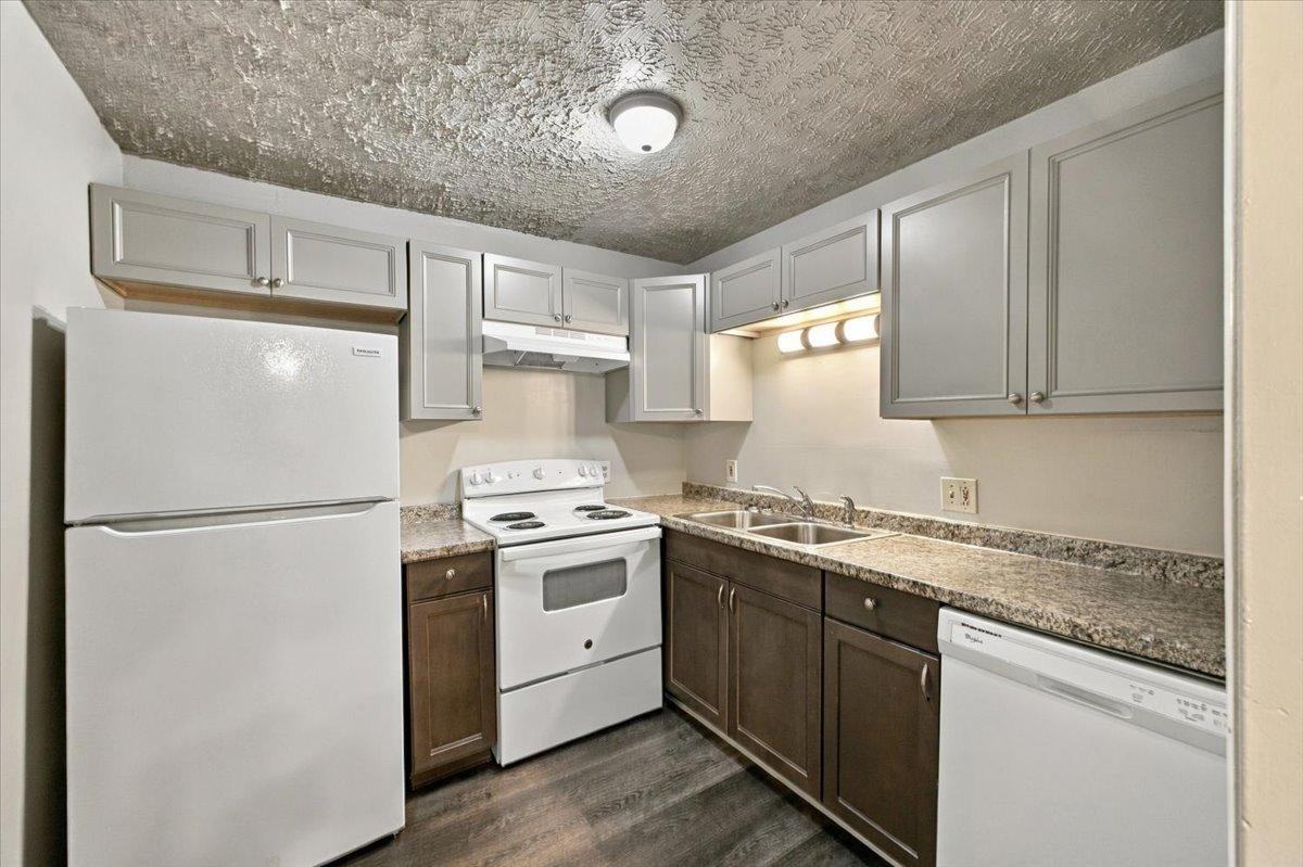 1409 Stratford Rd Unit - Photo 4 of 10