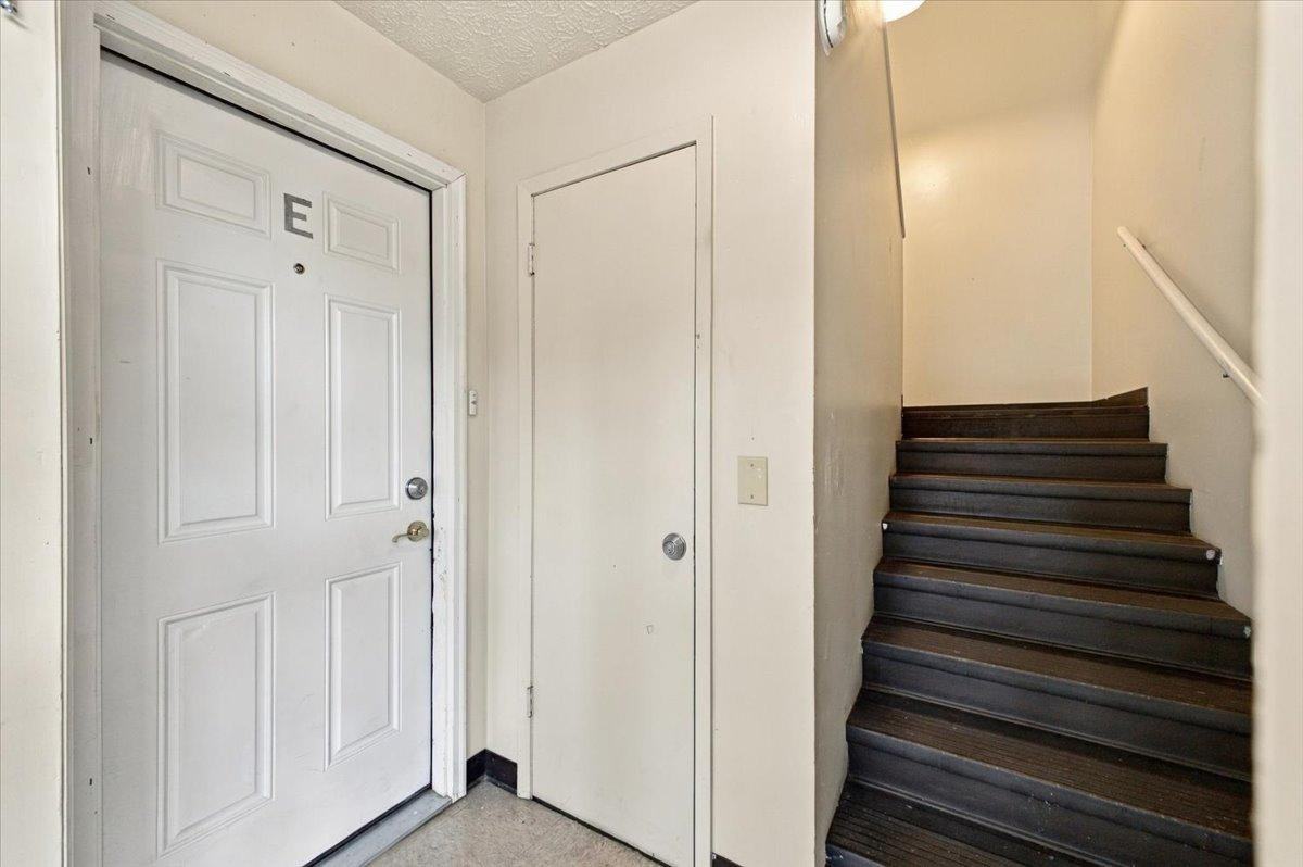 1409 Stratford Rd Unit - Photo 5 of 10