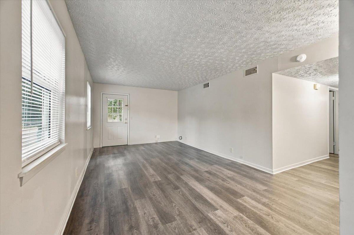 1409 Stratford Rd Unit - Photo 7 of 10