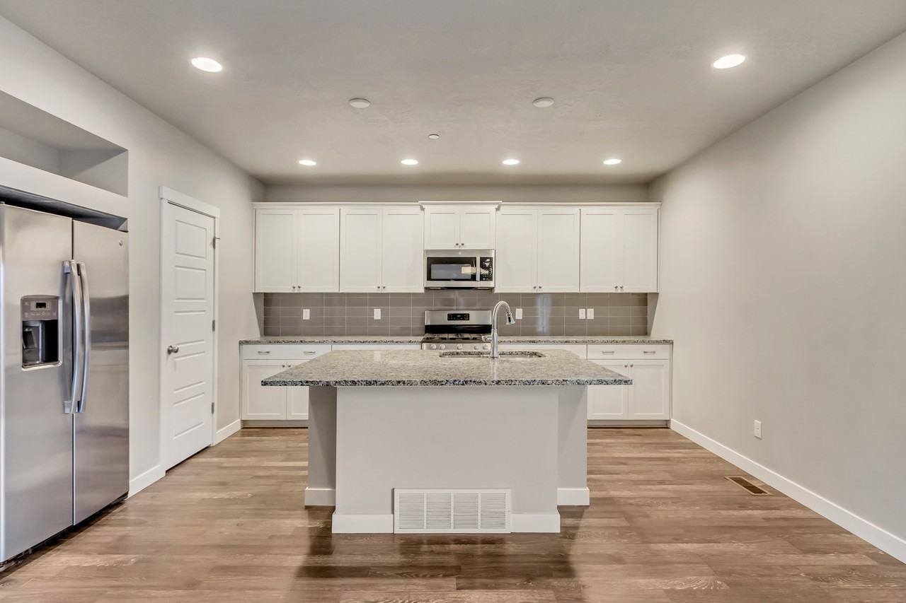 1132 W Clark Ln #1132 - Photo 4 of 34
