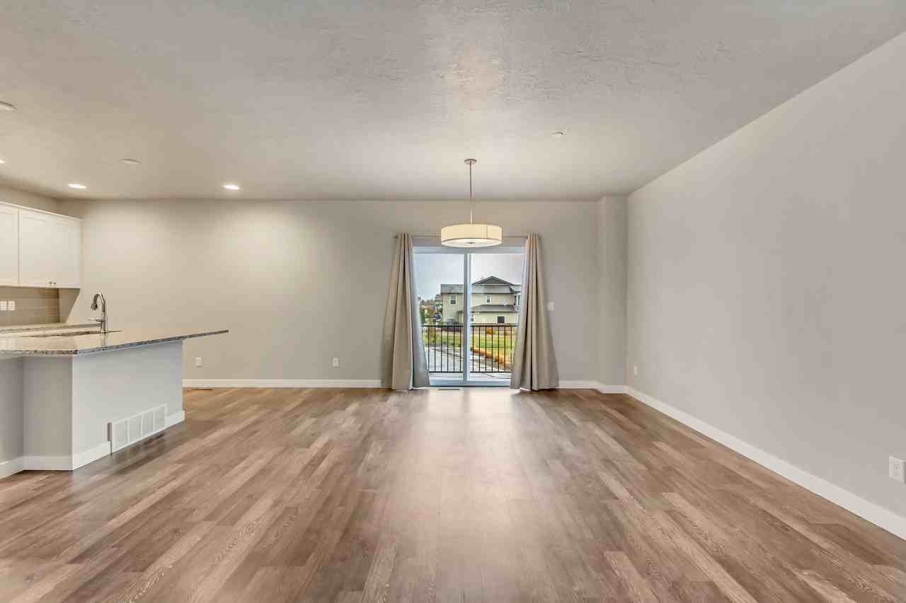 1132 W Clark Ln #1132 - Photo 5 of 34