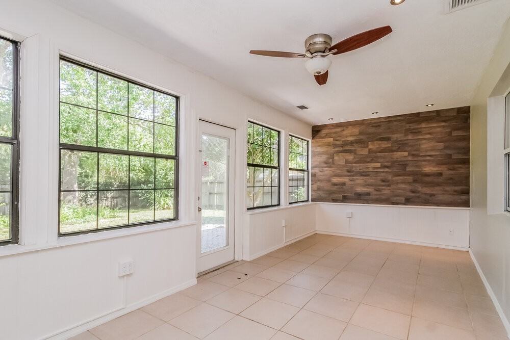 3028 Dikewood Ct - Photo 3 of 16