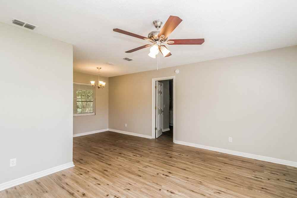 3028 Dikewood Ct - Photo 5 of 16