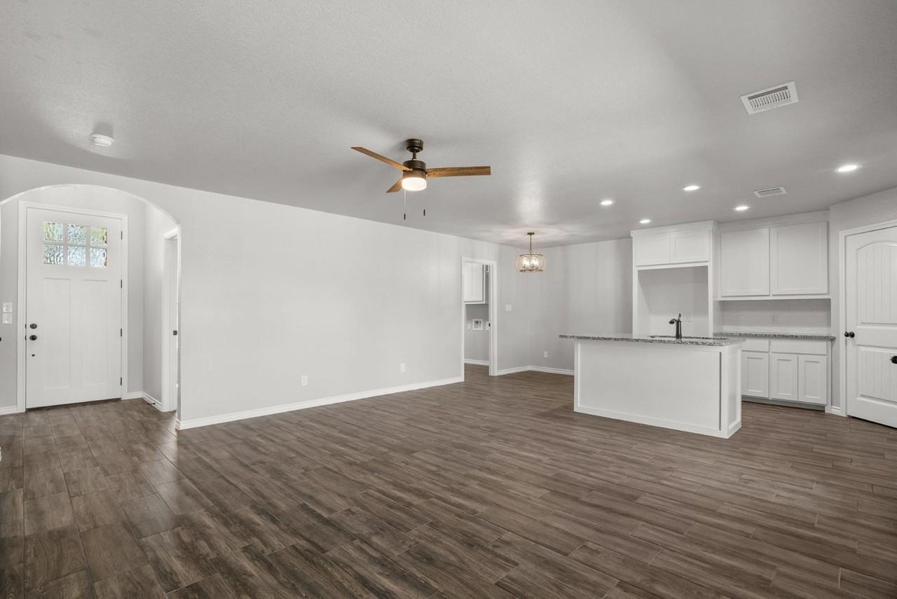 220 St Charles Dr - Photo 4 of 10