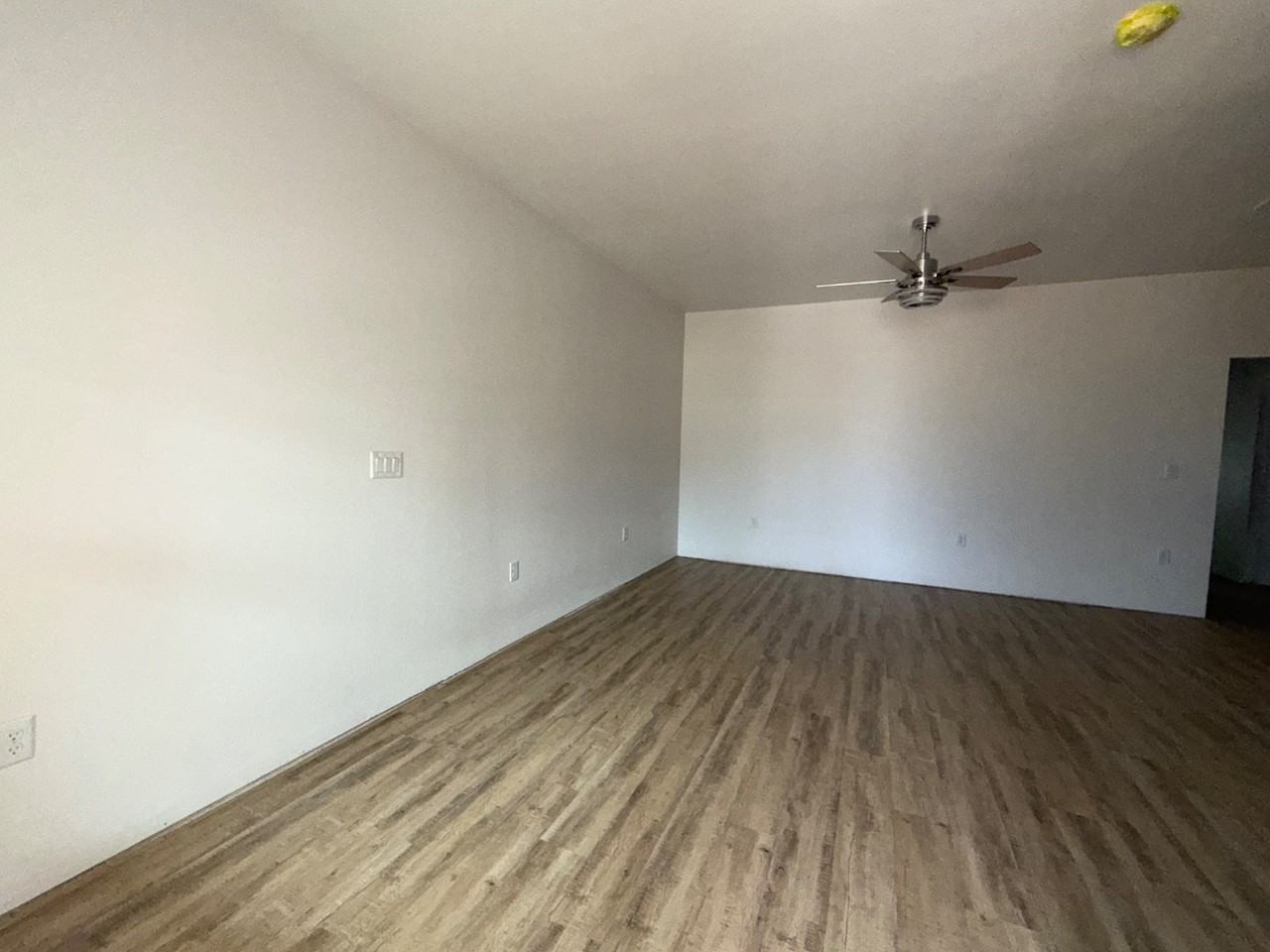 413 N Anderson St - Photo 3 of 10