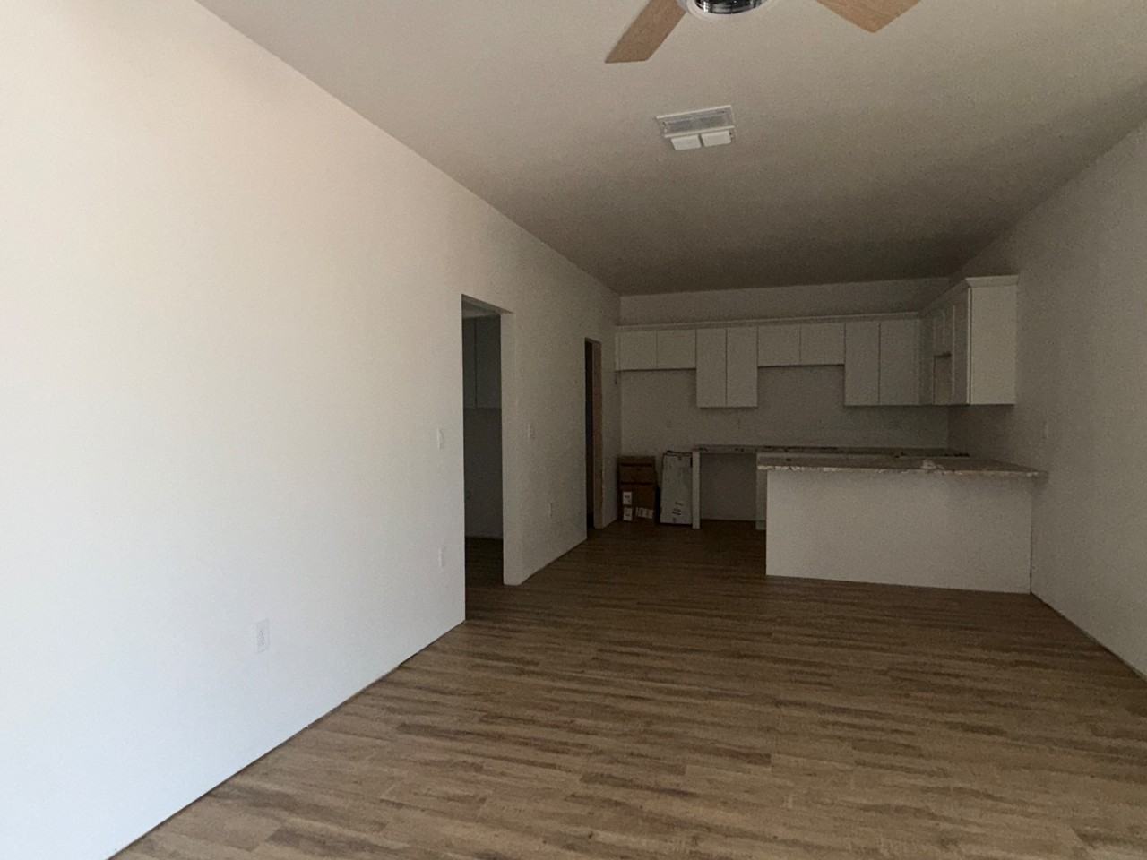 413 N Anderson St - Photo 4 of 10