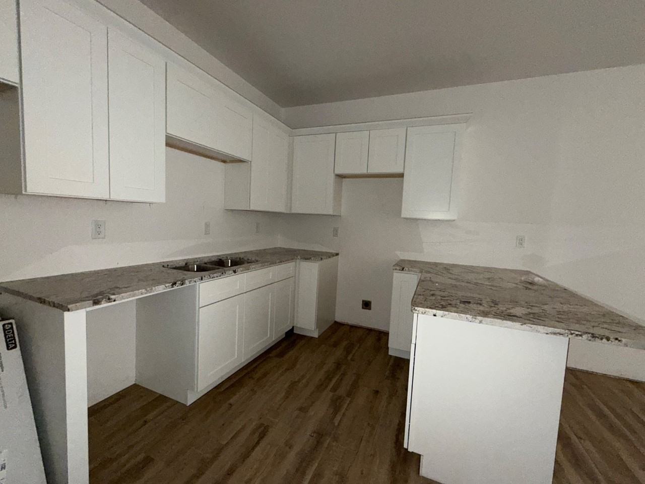 413 N Anderson St - Photo 5 of 10