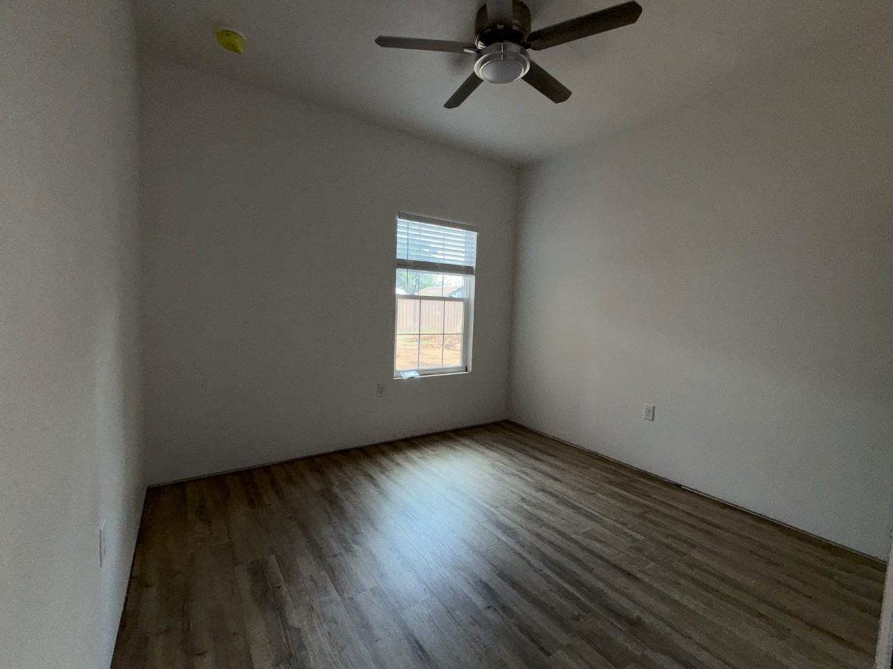 413 N Anderson St - Photo 7 of 10