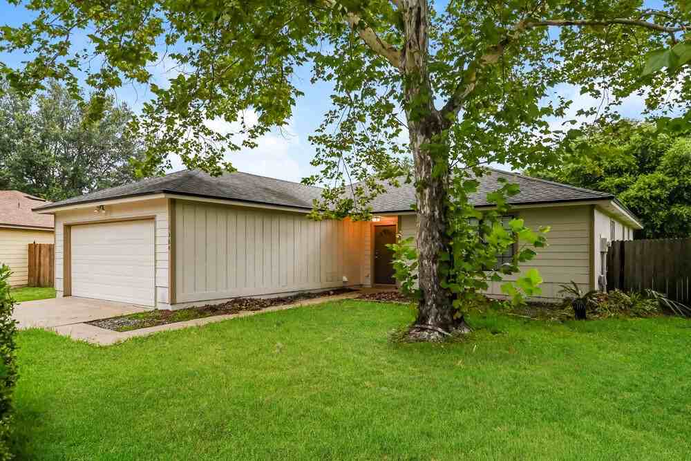 1364 Trotters Walk Way - Photo 3 of 25