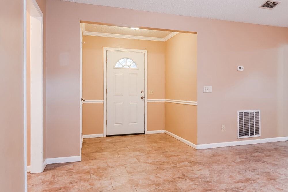 1364 Trotters Walk Way - Photo 4 of 25