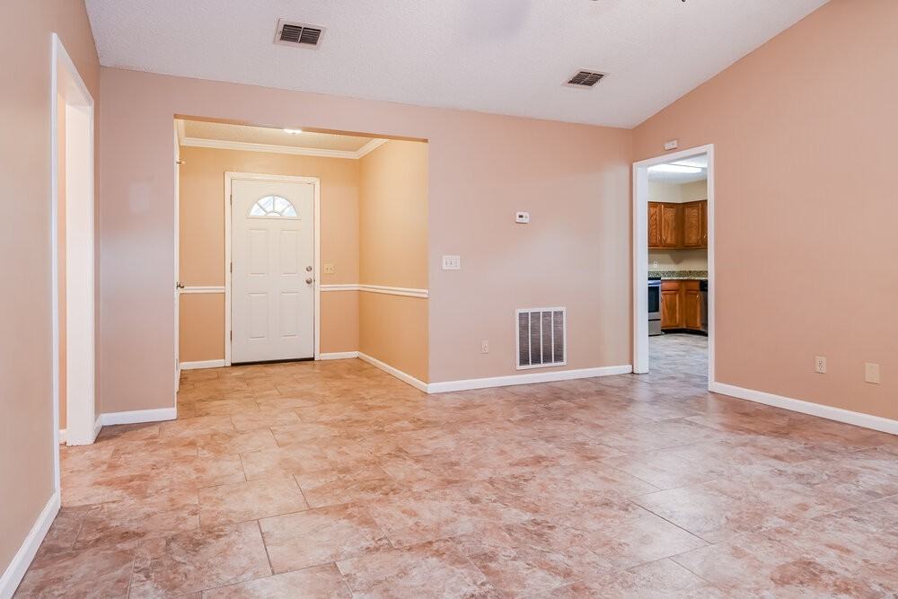 1364 Trotters Walk Way - Photo 6 of 25