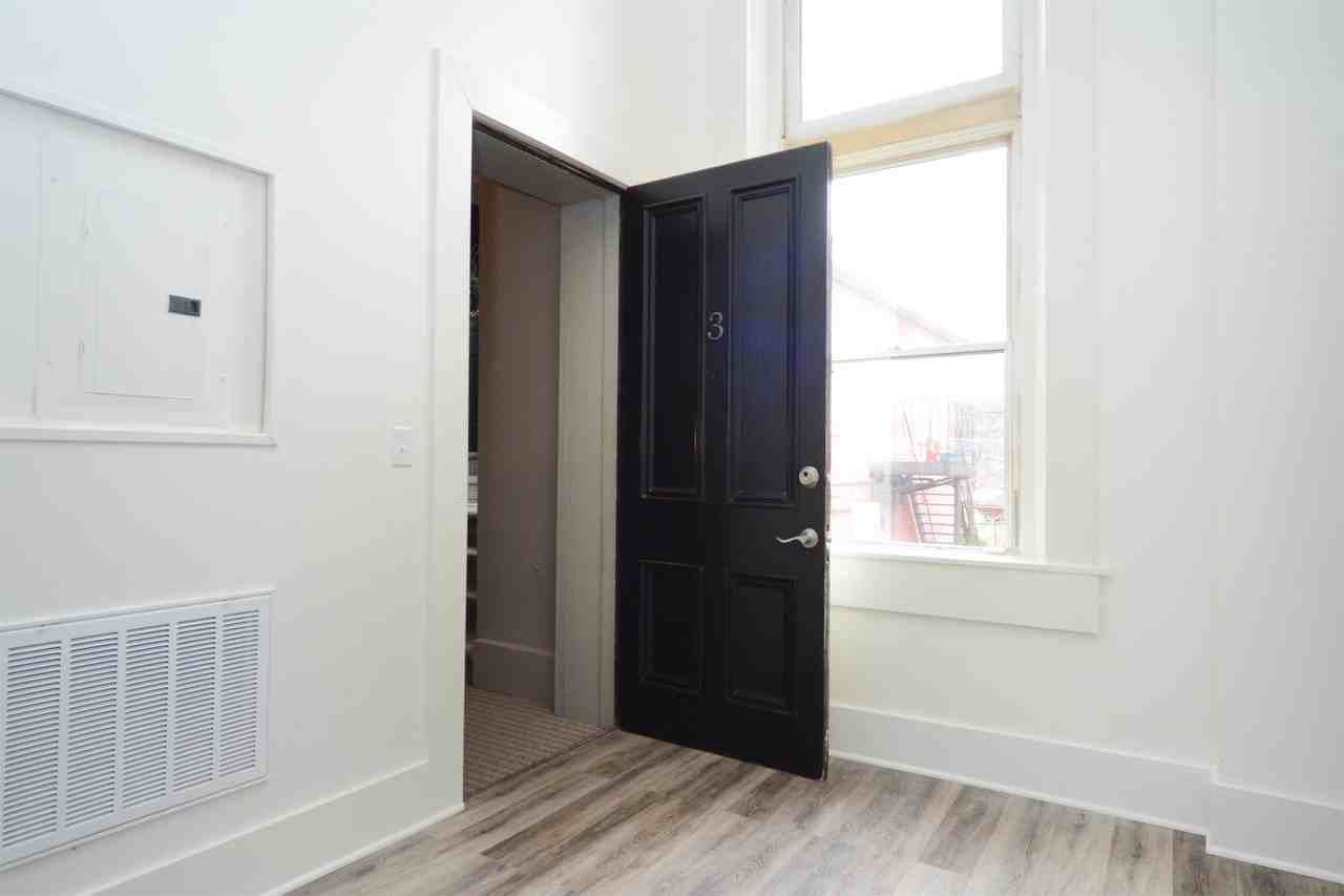 690 3rd St #3 - Photo 2 of 12