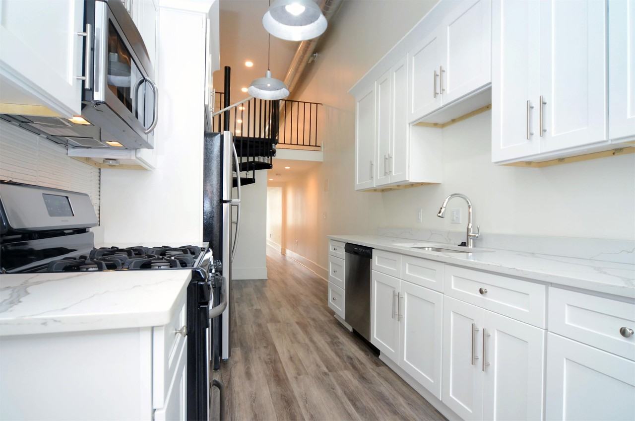 690 3rd St #3 - Photo 3 of 12