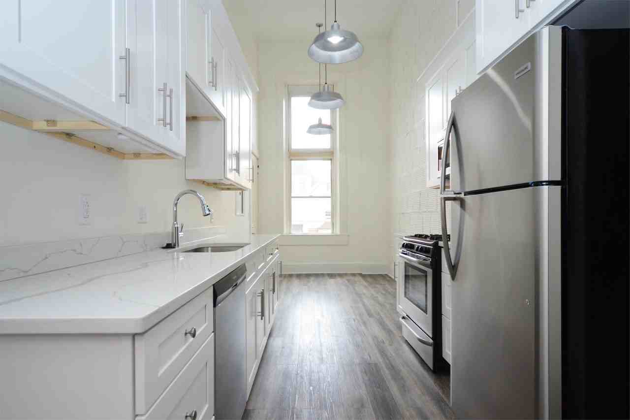 690 3rd St #3 - Photo 4 of 12