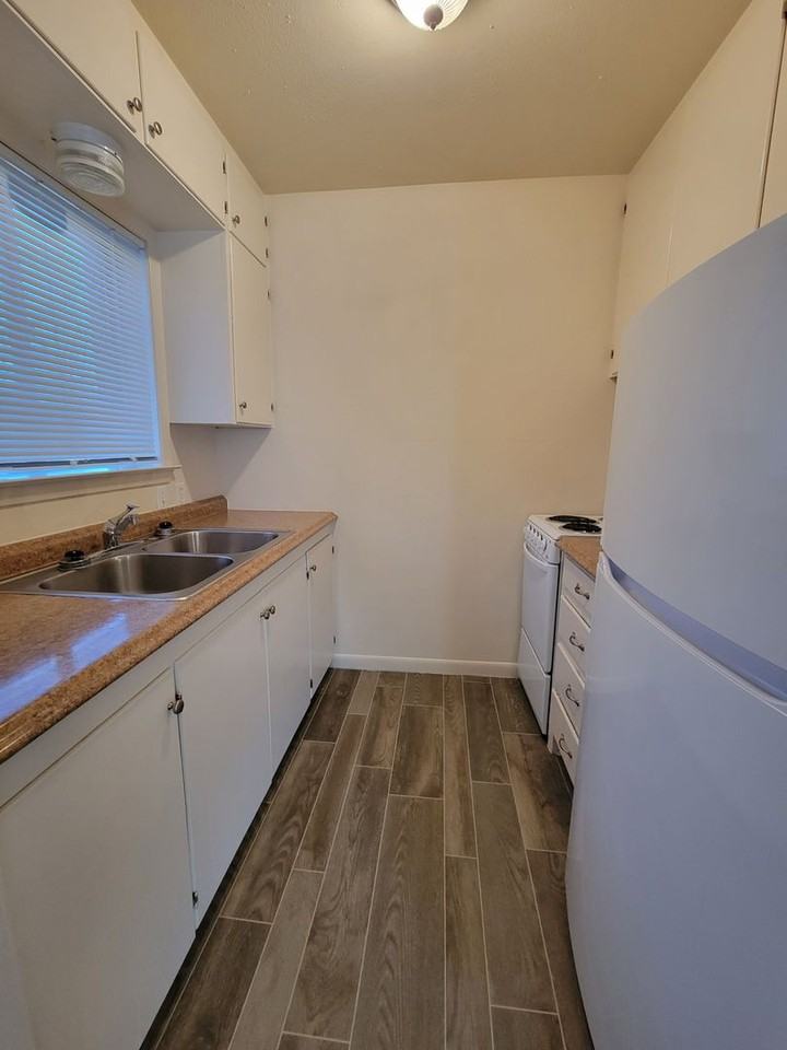 Gant Apartments - Photo 3 of 5