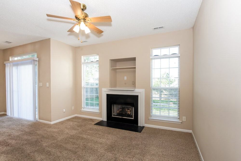 2004 Salmon River Dr - Photo 2 of 14