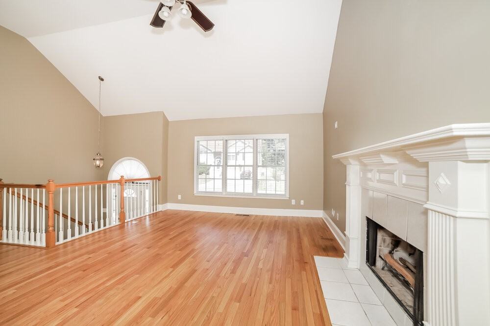 4736 Julian Way - Photo 4 of 17