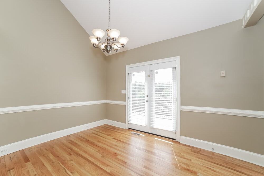 4736 Julian Way - Photo 6 of 17