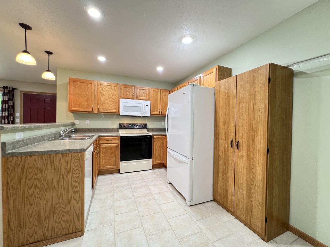 511 Sapphire Cir #0 - Photo 3 of 17