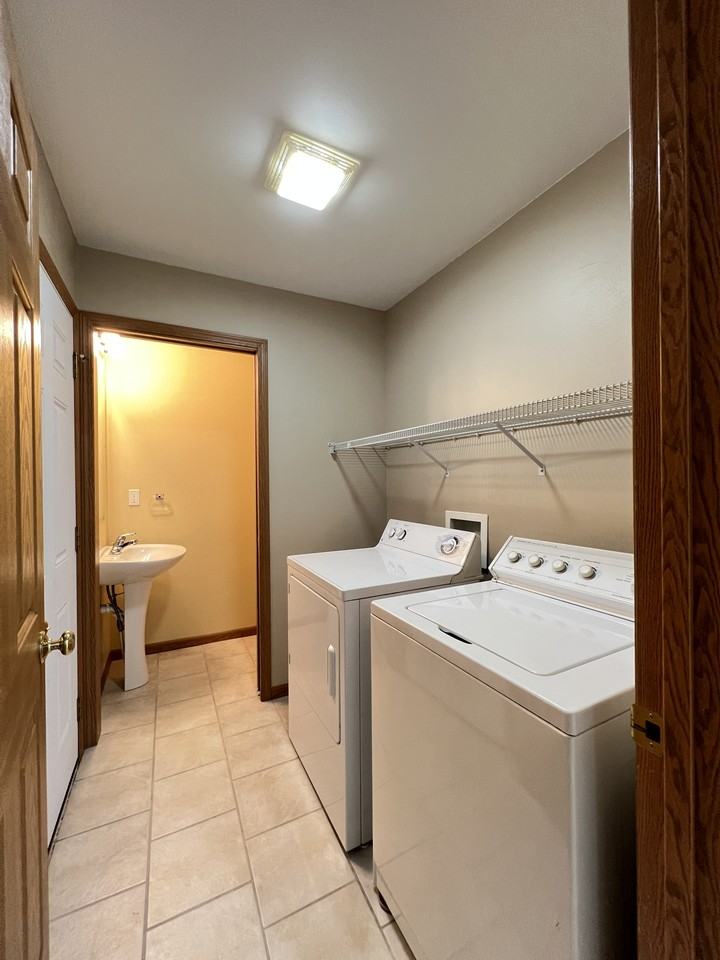 511 Sapphire Cir #0 - Photo 6 of 17