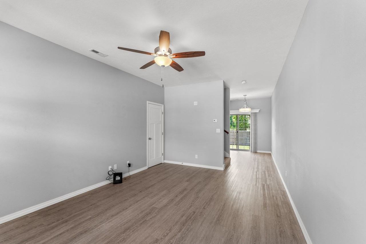 3093 W Cardinal St - Photo 2 of 21