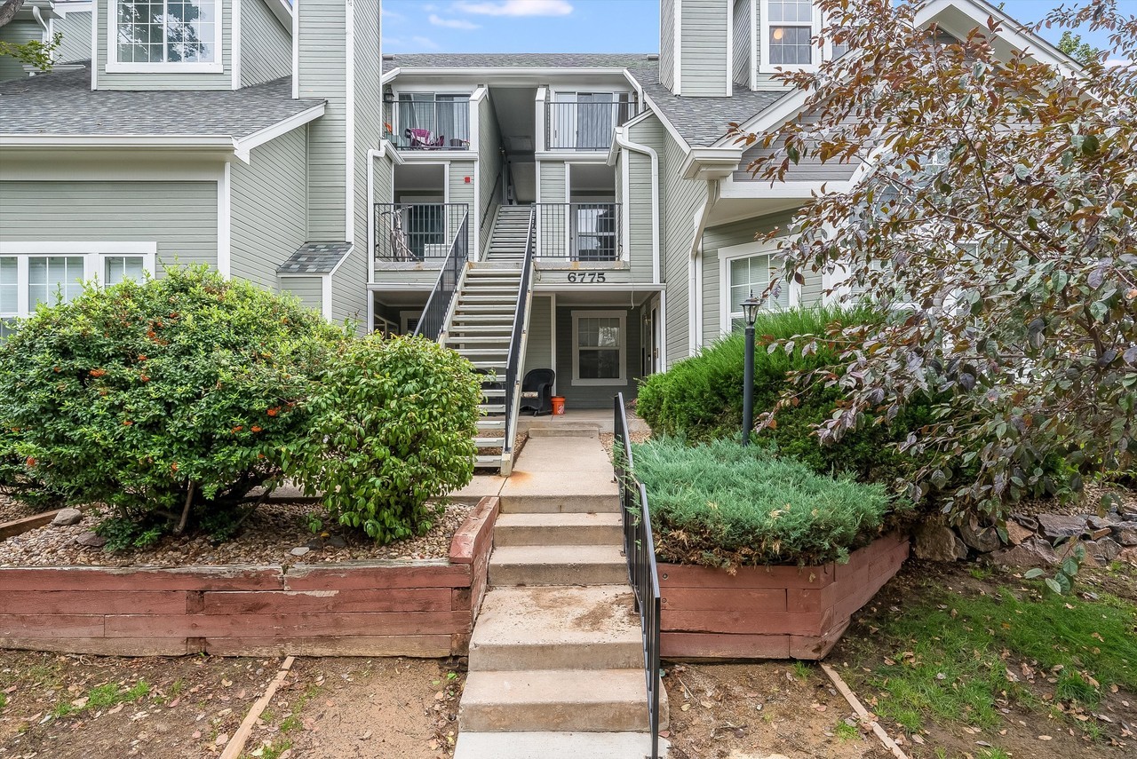 6775 S Ivy St #B5 - Photo 2 of 34