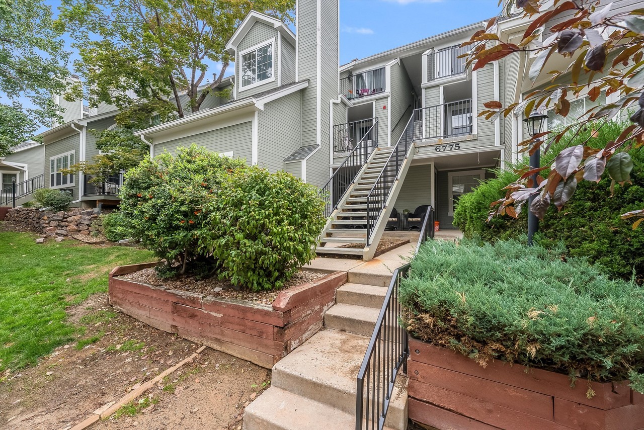 6775 S Ivy St #B5 - Photo 4 of 34