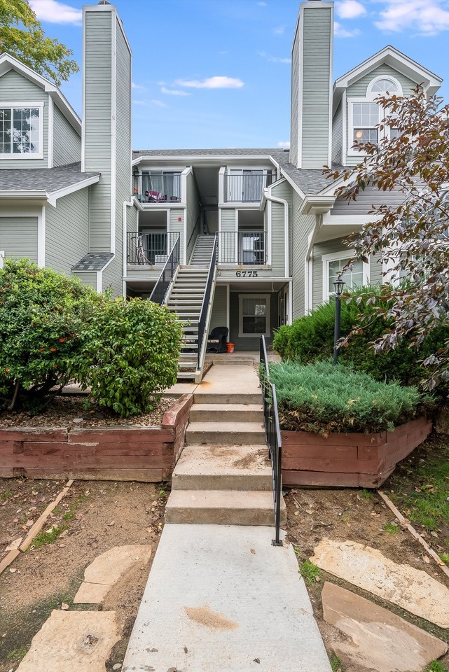 6775 S Ivy St #B5 - Photo 5 of 34