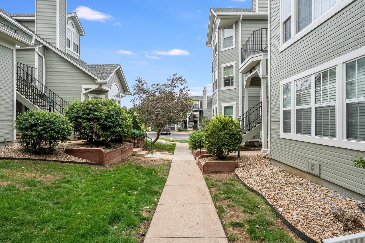 6775 S Ivy St #B5 - Photo 6 of 34