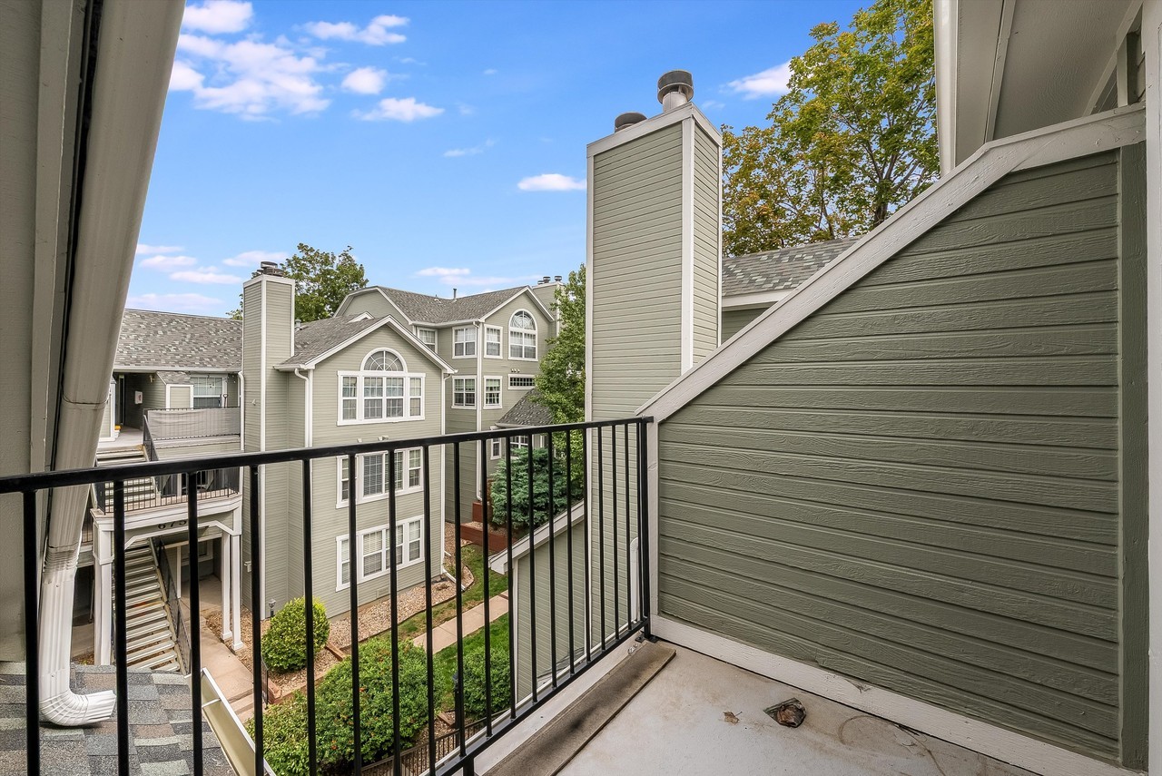 6775 S Ivy St #B5 - Photo 7 of 34