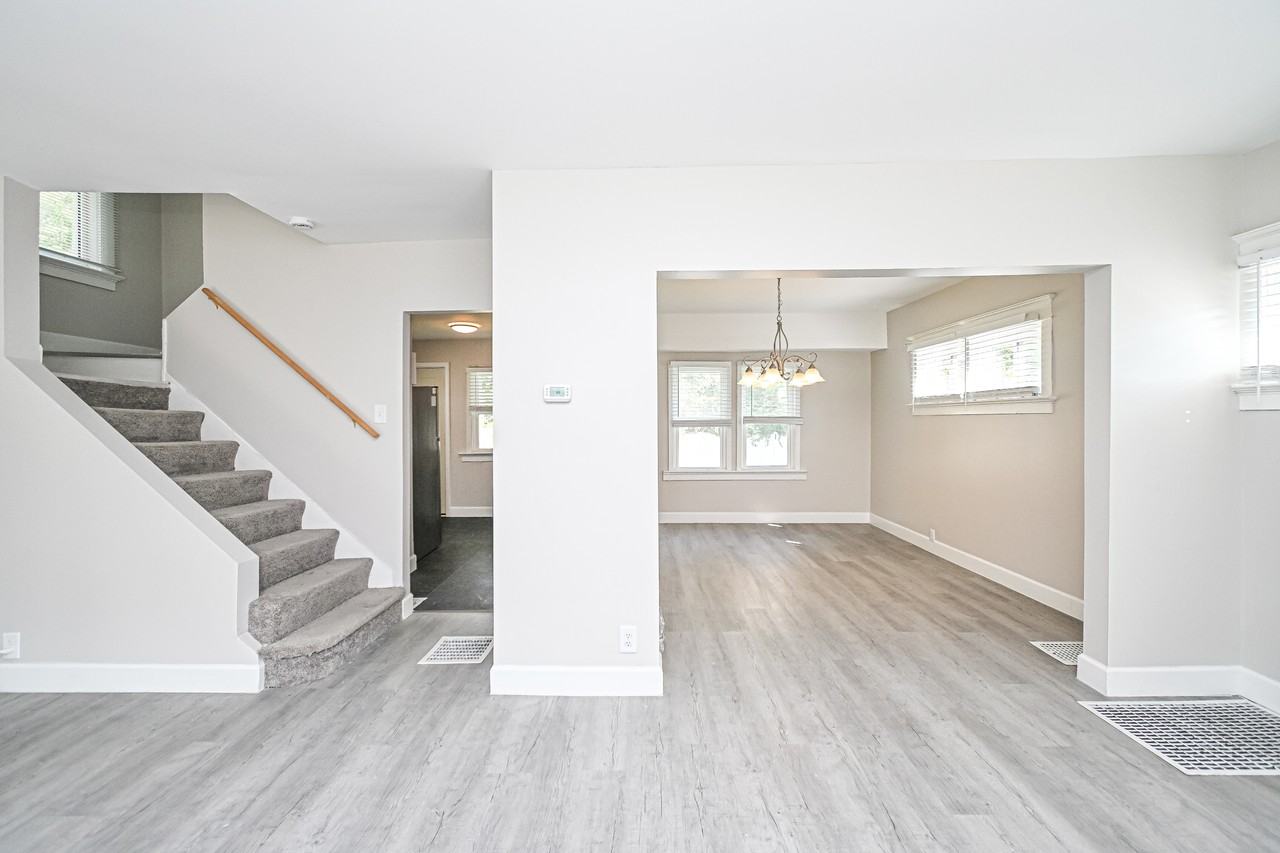 1922 Hewitt Ave #1 - Photo 7 of 38