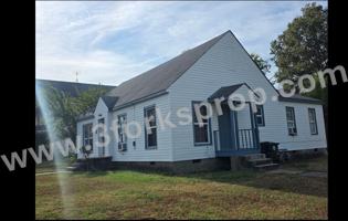 featured image of 124 N P St #2