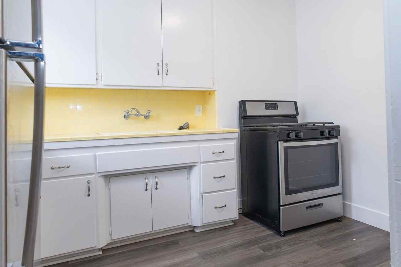 170 S. Chester Ave. - Photo 5 of 31