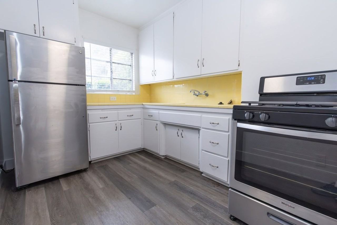 170 S. Chester Ave. - Photo 4 of 31