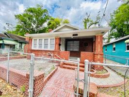 featured image of 1471 Mitchell St #1