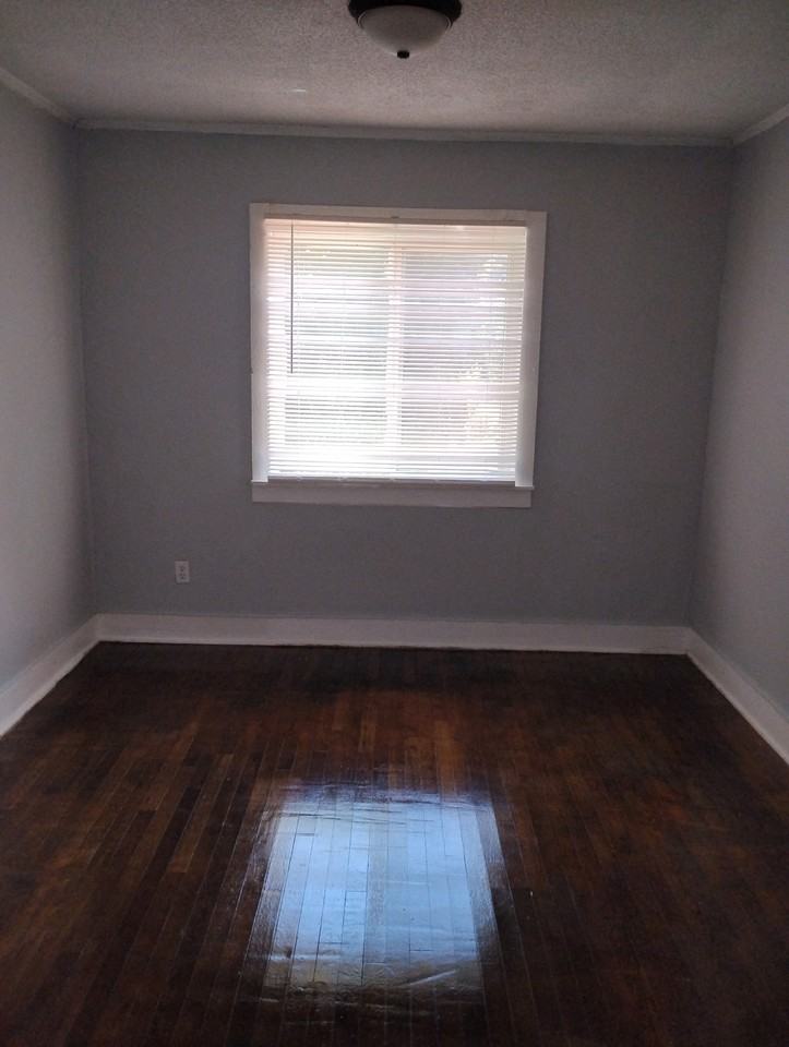 1706 Louise St #1 - Photo 2 of 6