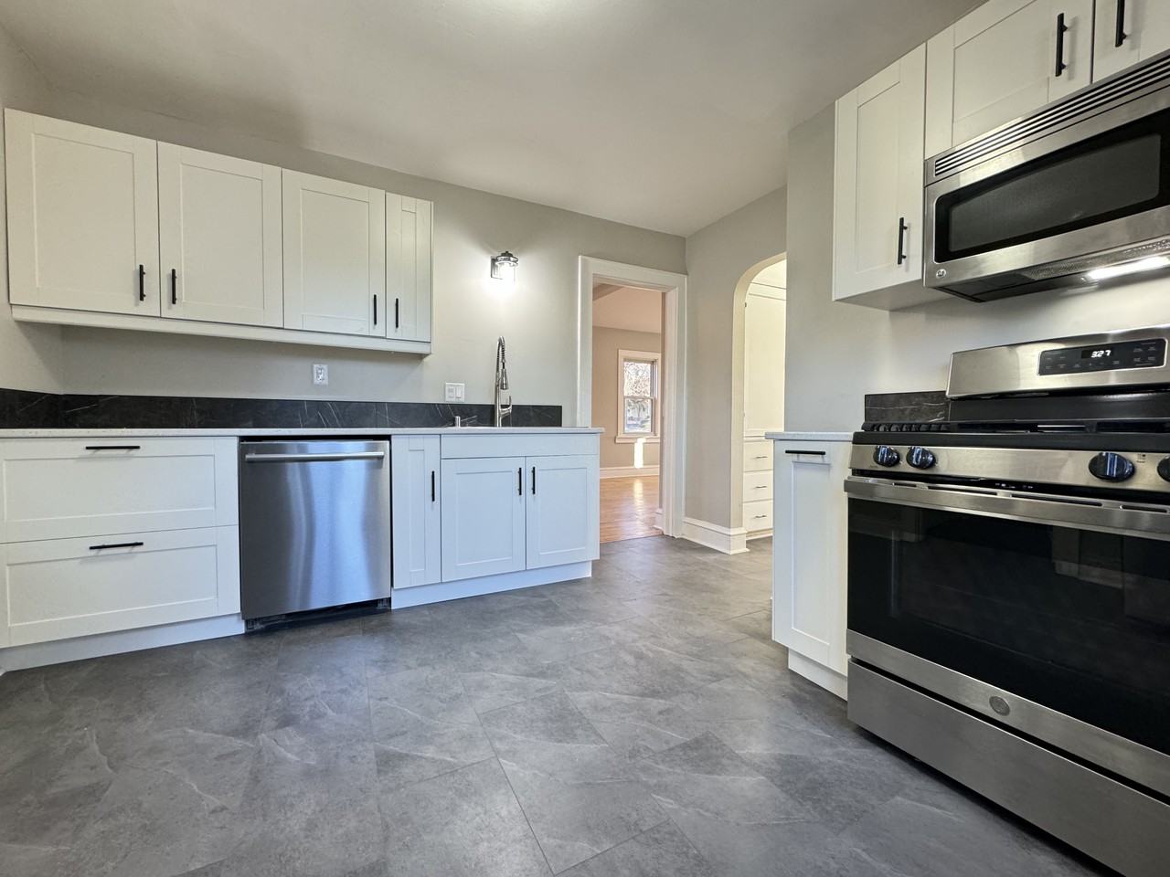 10202 W Bungalow Pkwy Lowr - Photo 4 of 18