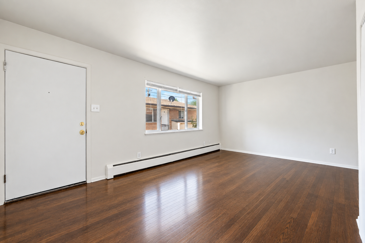 1725 Chester St #4 - Photo 3 of 14