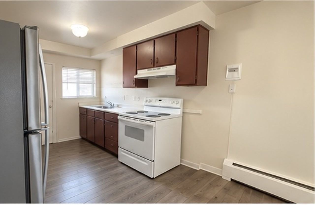 1725 Chester St #4 - Photo 7 of 14