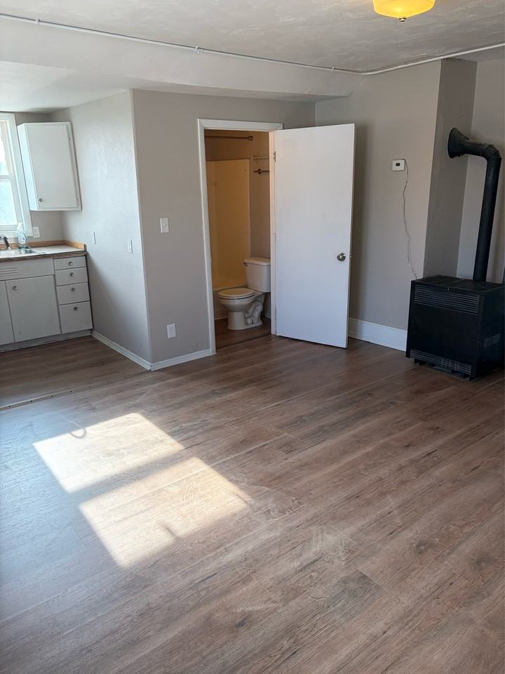 421 Oak St #3 - Photo 2 of 12