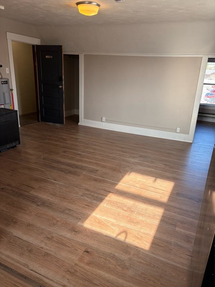 421 Oak St #3 - Photo 5 of 12
