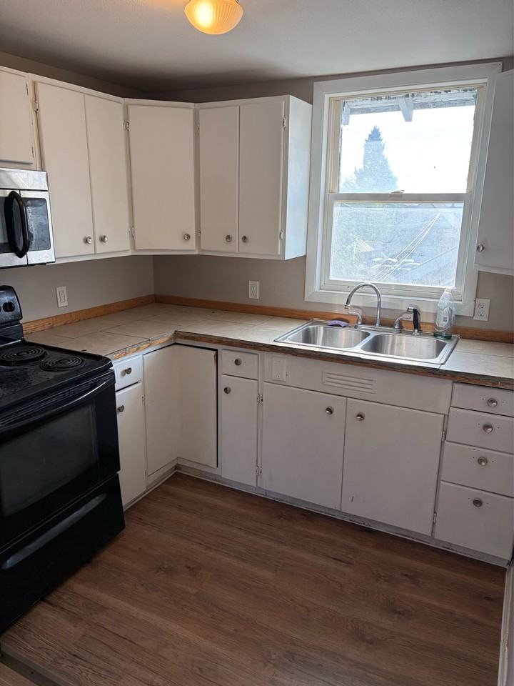 421 Oak St #3 - Photo 6 of 12