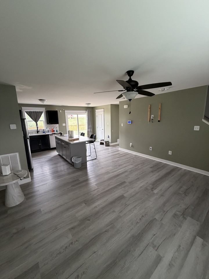 34 Chatham Cir #1 - Photo 2 of 13