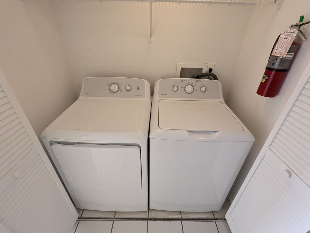12128 Napiers Cir - Photo 5 of 14