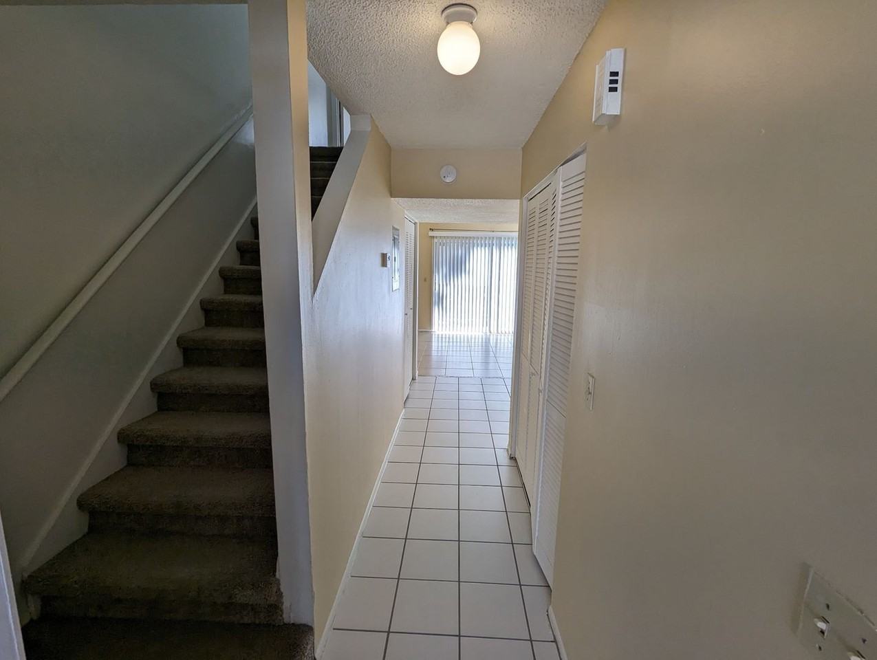 12128 Napiers Cir - Photo 6 of 14