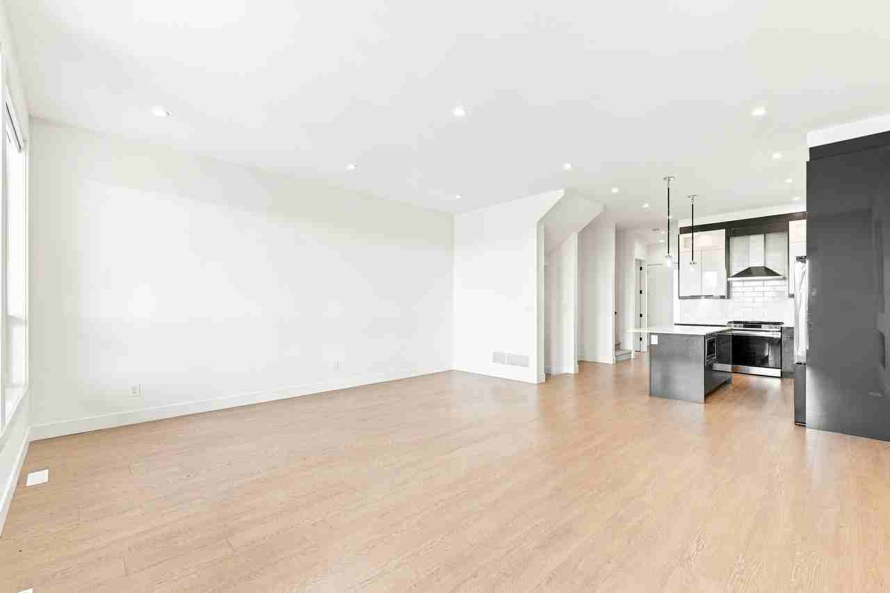 16694 16 Avenue - Photo 5 of 27