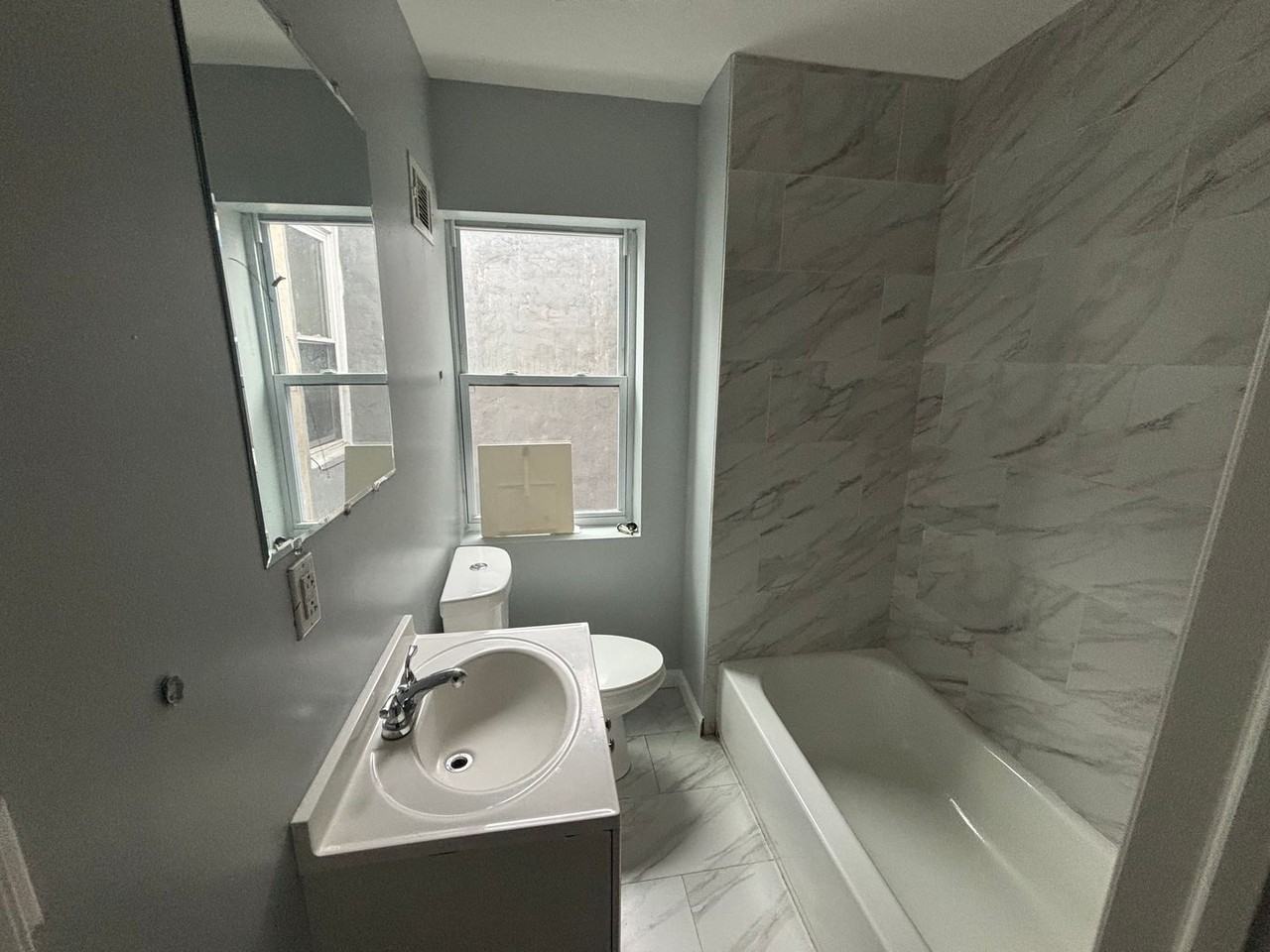 2422 N Colorado St - Photo 6 of 8