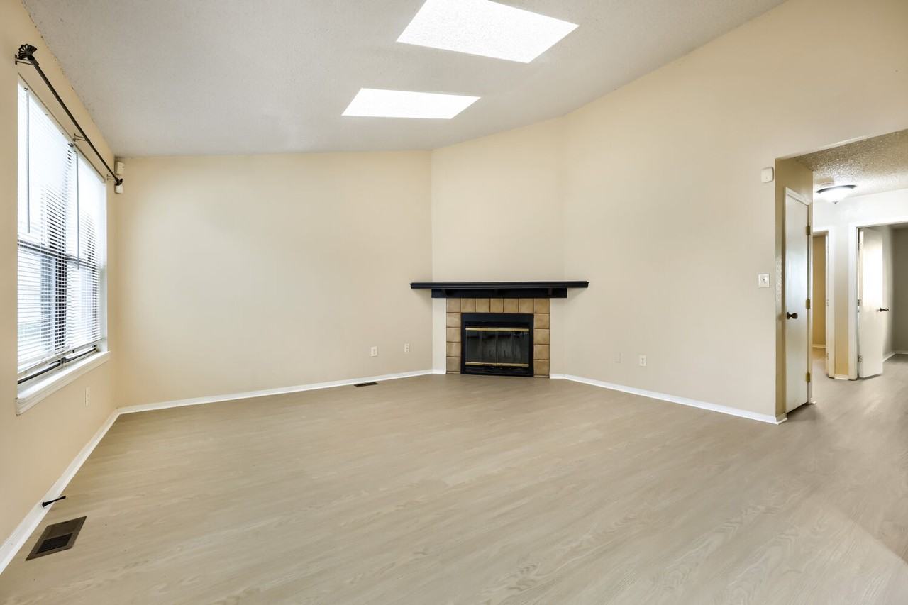 1309 Firefly Cir #1 - Photo 2 of 17