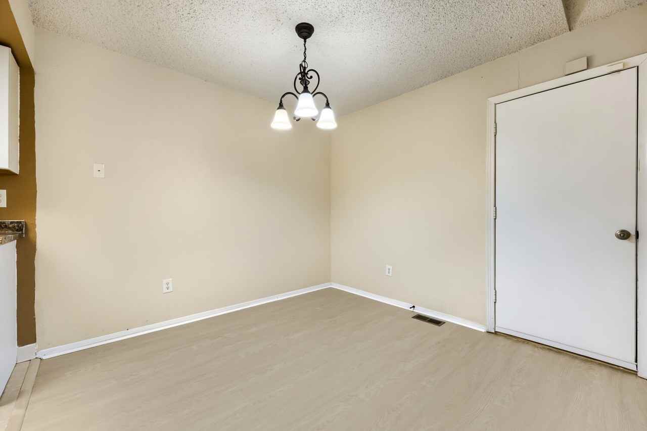 1309 Firefly Cir #1 - Photo 4 of 17