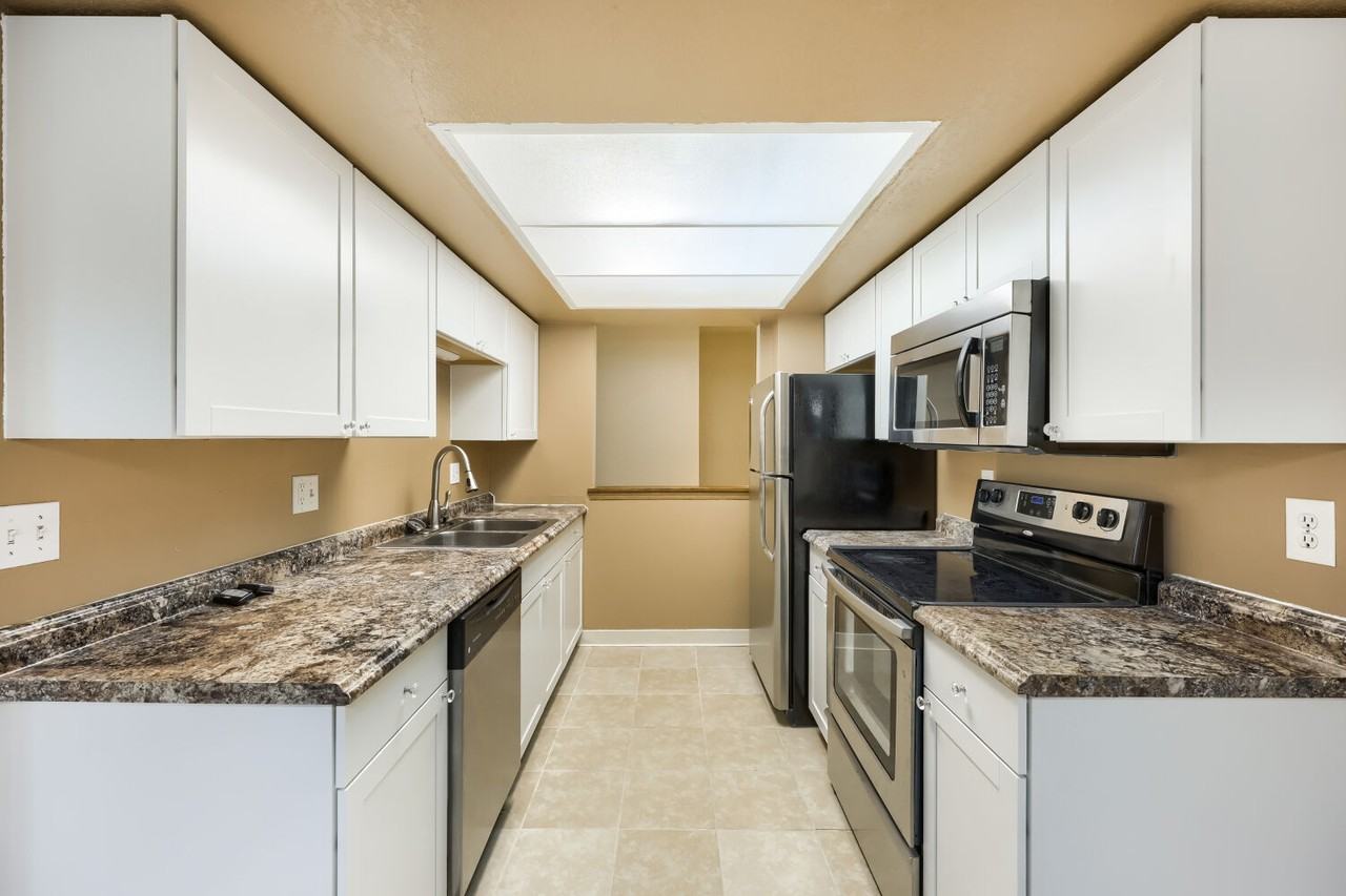 1309 Firefly Cir #1 - Photo 6 of 17